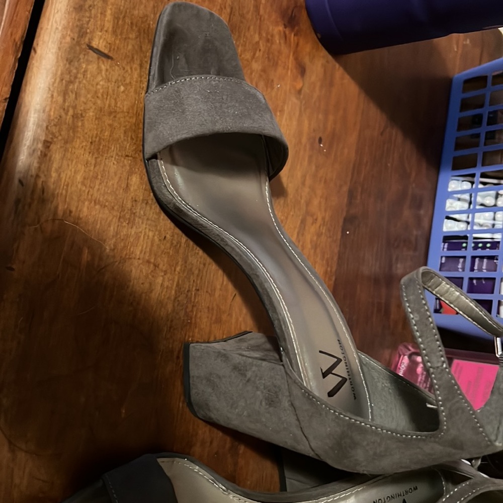 Grey heels - Picture 2 of 7
